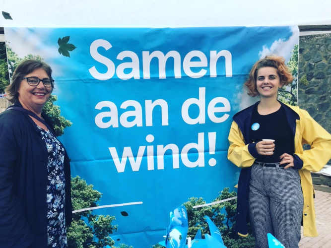 Xeni samen aan de wind